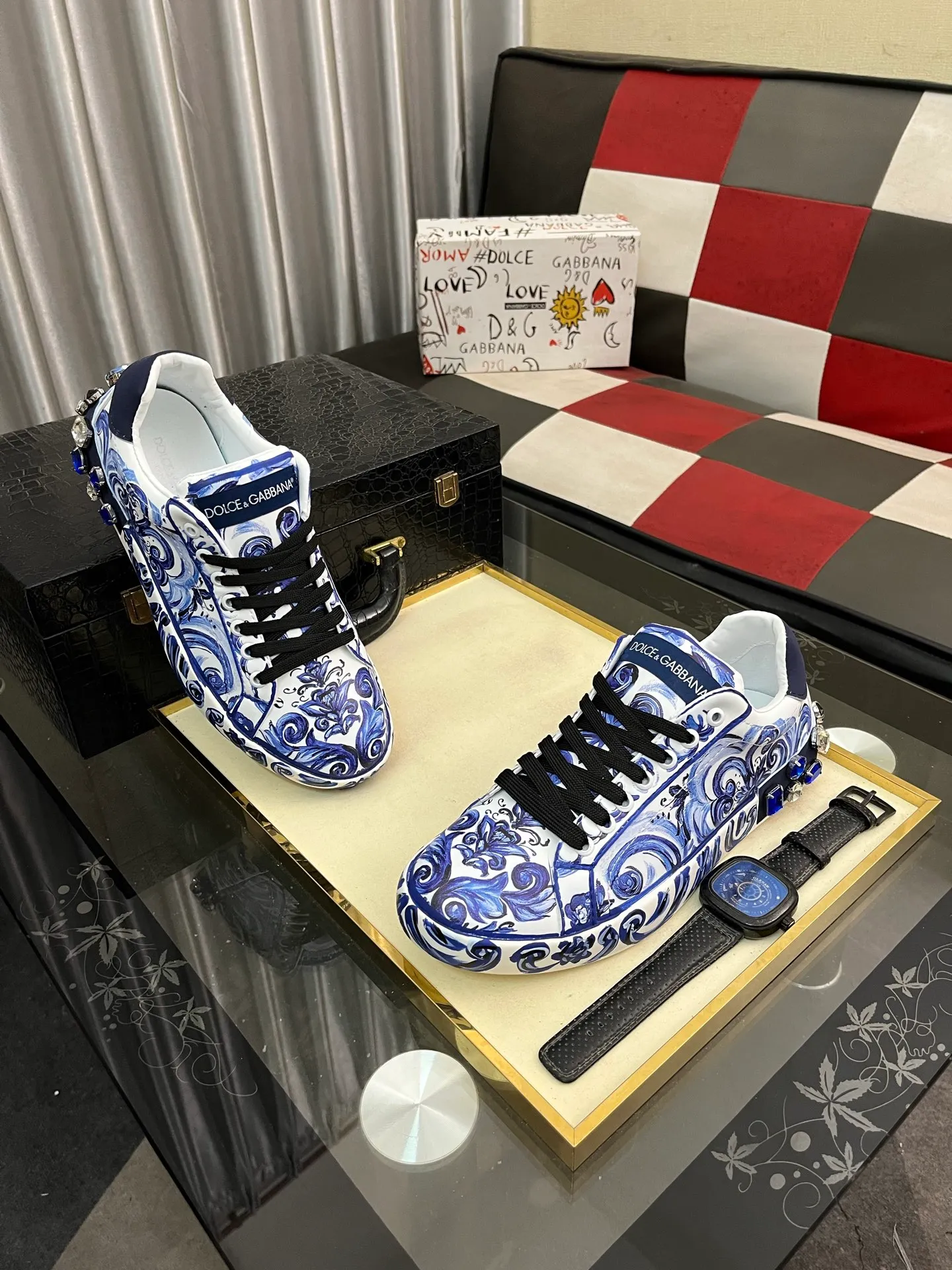 Men's shoes 💰500⌚️⌚️Dolce & Gabbana/DG heavy industry series, new casual fashion shoes 👟Simple and elegant style, fashionable and exclusive👑Fashionable and generous. Original breathable cotton + hand-painted craftsmanship, comfortable breathable lining. Exquisite luxury, super A level! Compared with the genuine product at the counter, the version is no worse at all💕Size: 35-462⃣️Color selection